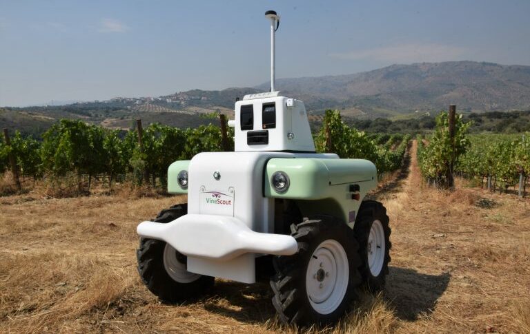 Autonomous navigation system and robot for agriculture