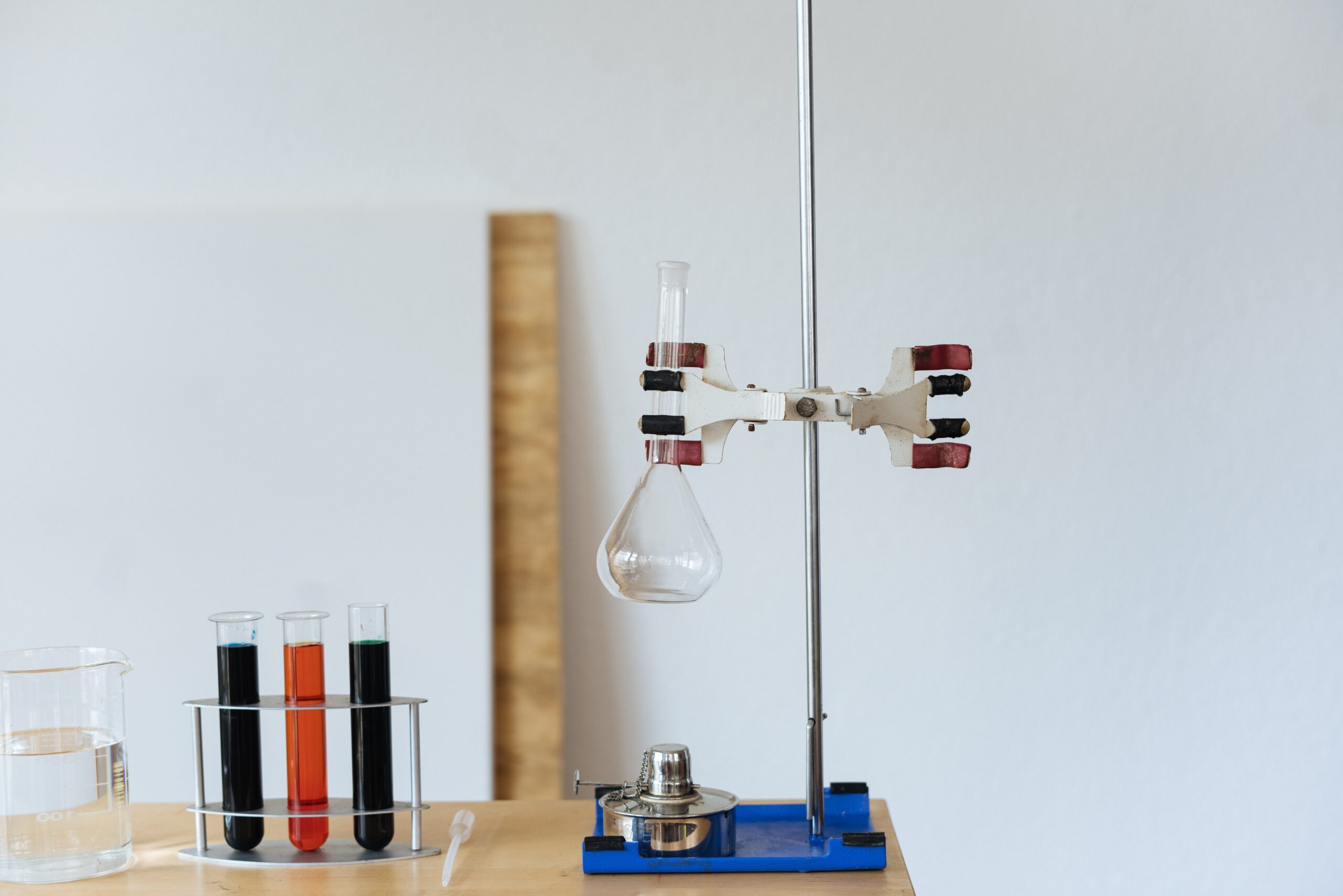 Fluorinating reagents for the discovery of new APIs and Ready-to-React kits for their use