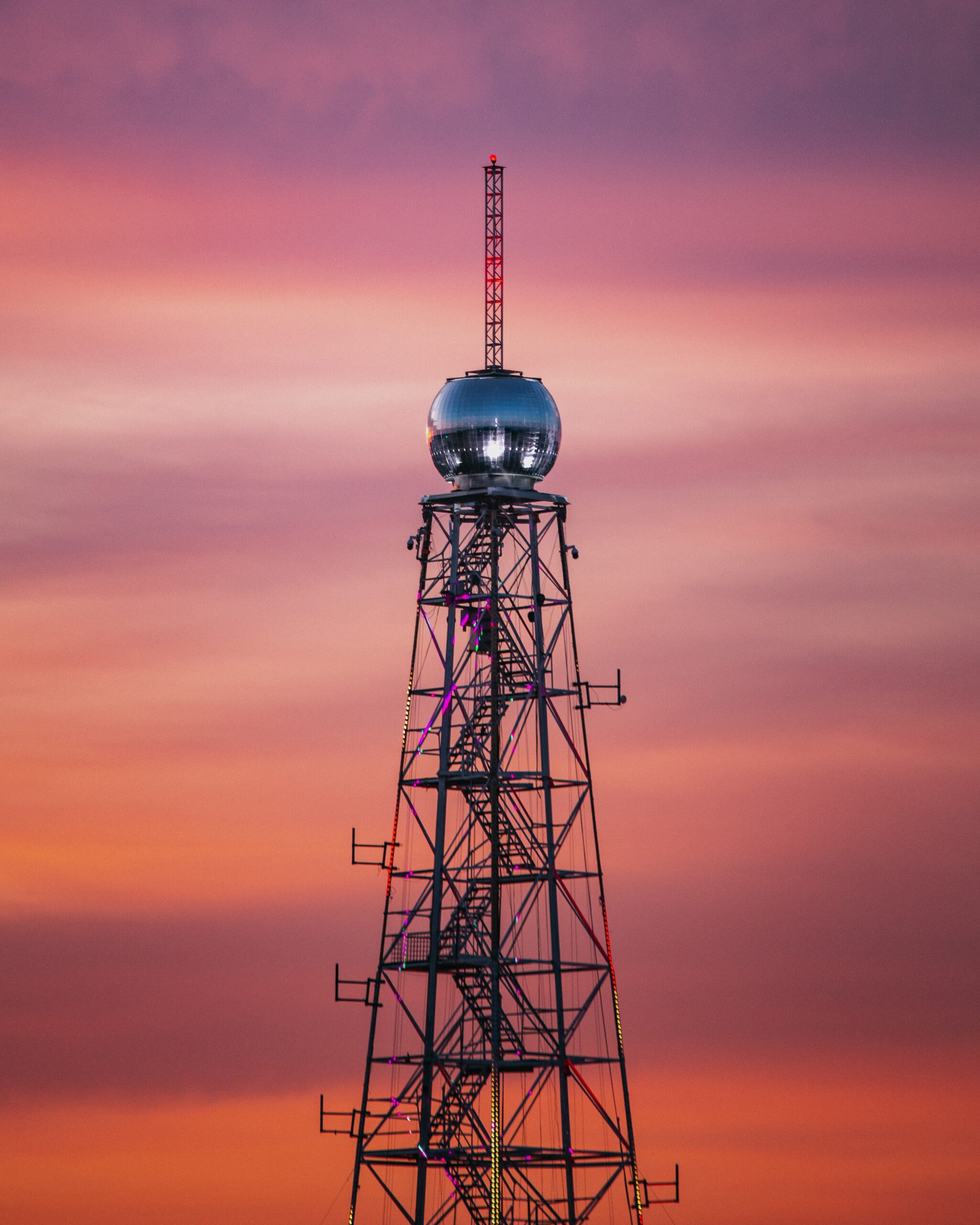 New bracing system for telecommunication towers TECHNOLOGY