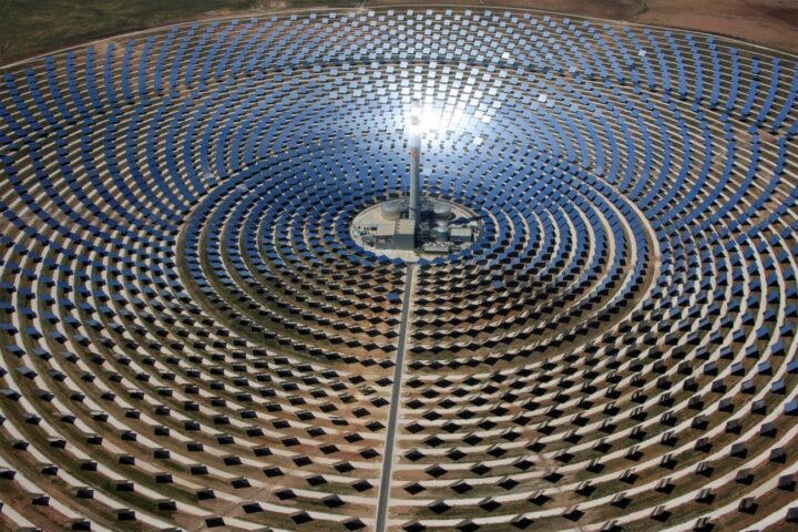 Alignment system for heliostat mirrors in solar power tower plants for tech transfer